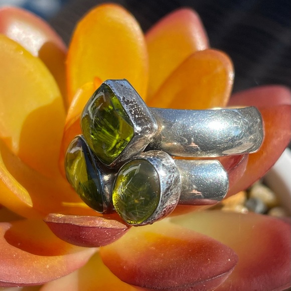 PERIDOT Native American Ring - Picture 4 of 12
